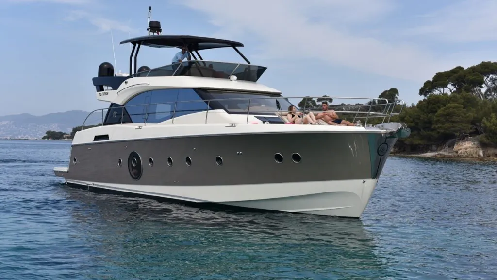 yacht