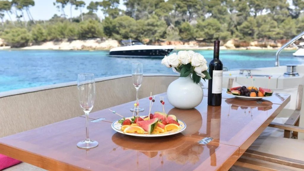 yacht lunch