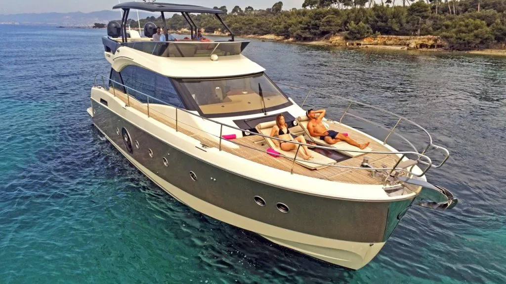 yacht