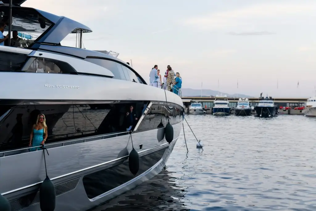 yacht