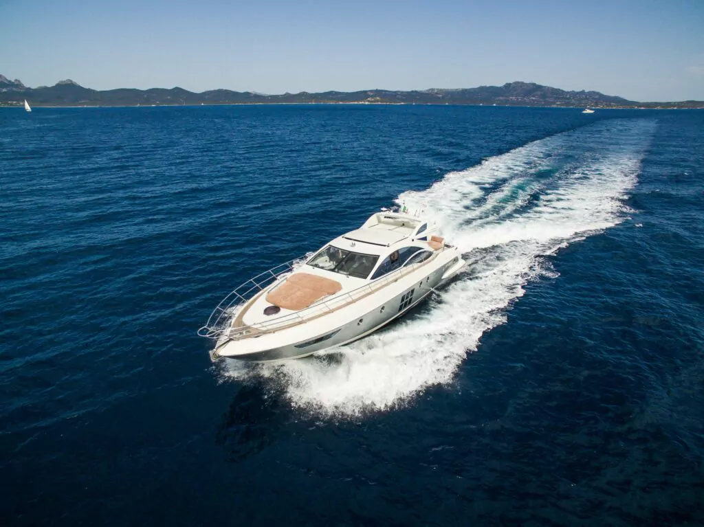 NEYTIRI Azimut 62S cruising