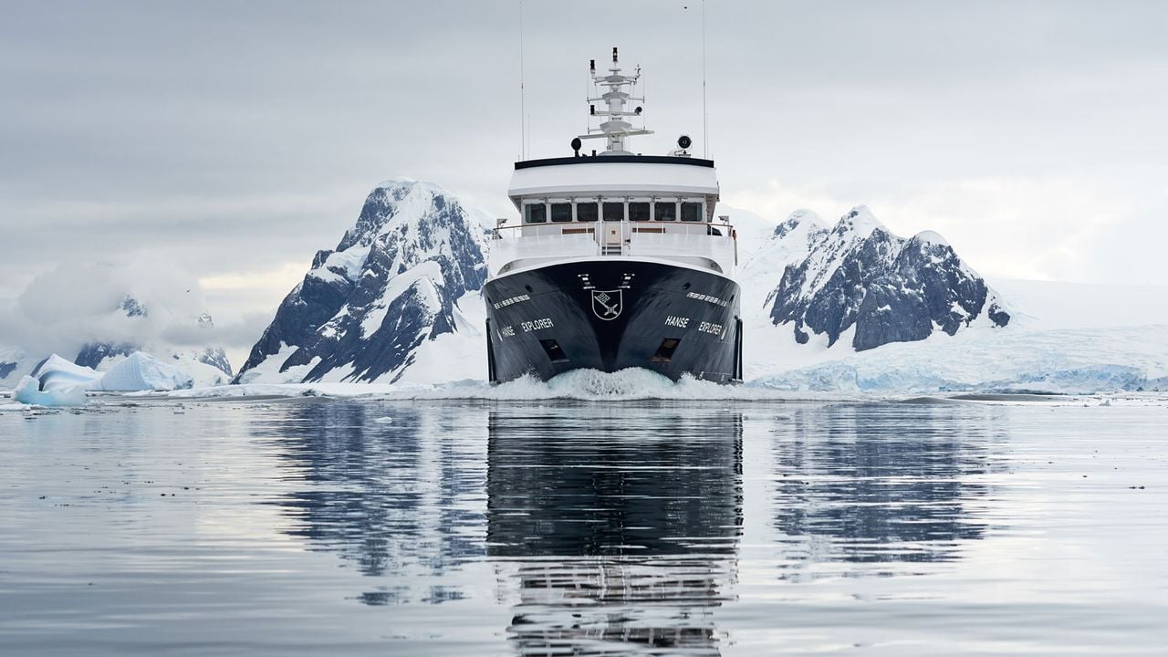 Svalbard Yacht Charter with Althaus Yachts