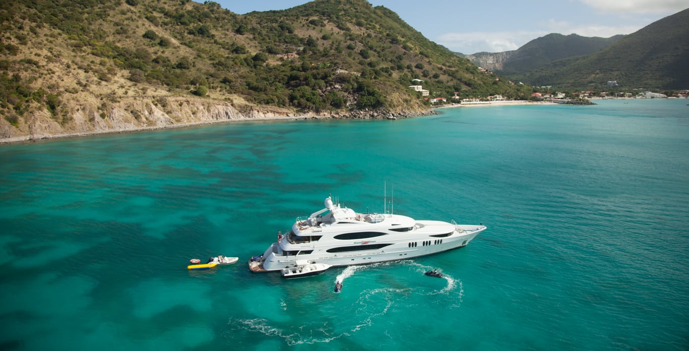 Yacht Cruising Leeward Islands with Althaus Yachts