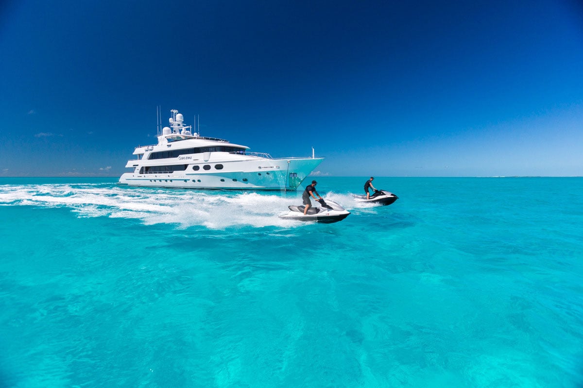 yacht-miami-cruising-water-toys-charter
