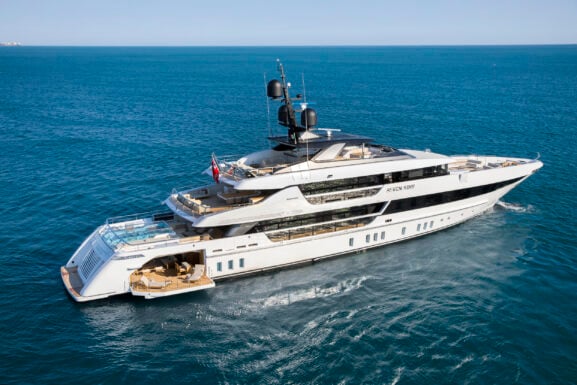 sanlorenzo-45-steel-cruising