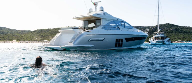 Kenostar Azimut 55S at anchor